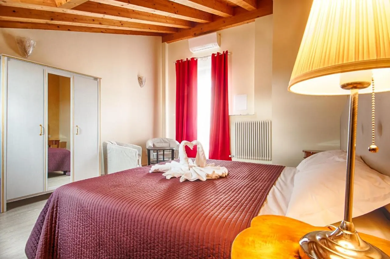 ** Konukevi Lady Verona Residence İtalya