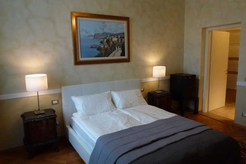 Lady Verona Residence 2*,  İtalya