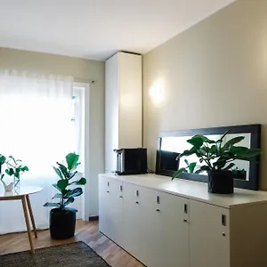 ** Pensionat Flora Inn, Scotti's House - Due Passi In Centro Italien