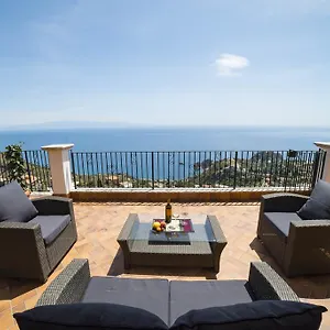Sofia , Taormina Italien