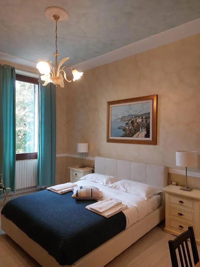 Lady Verona Residence 2*,
